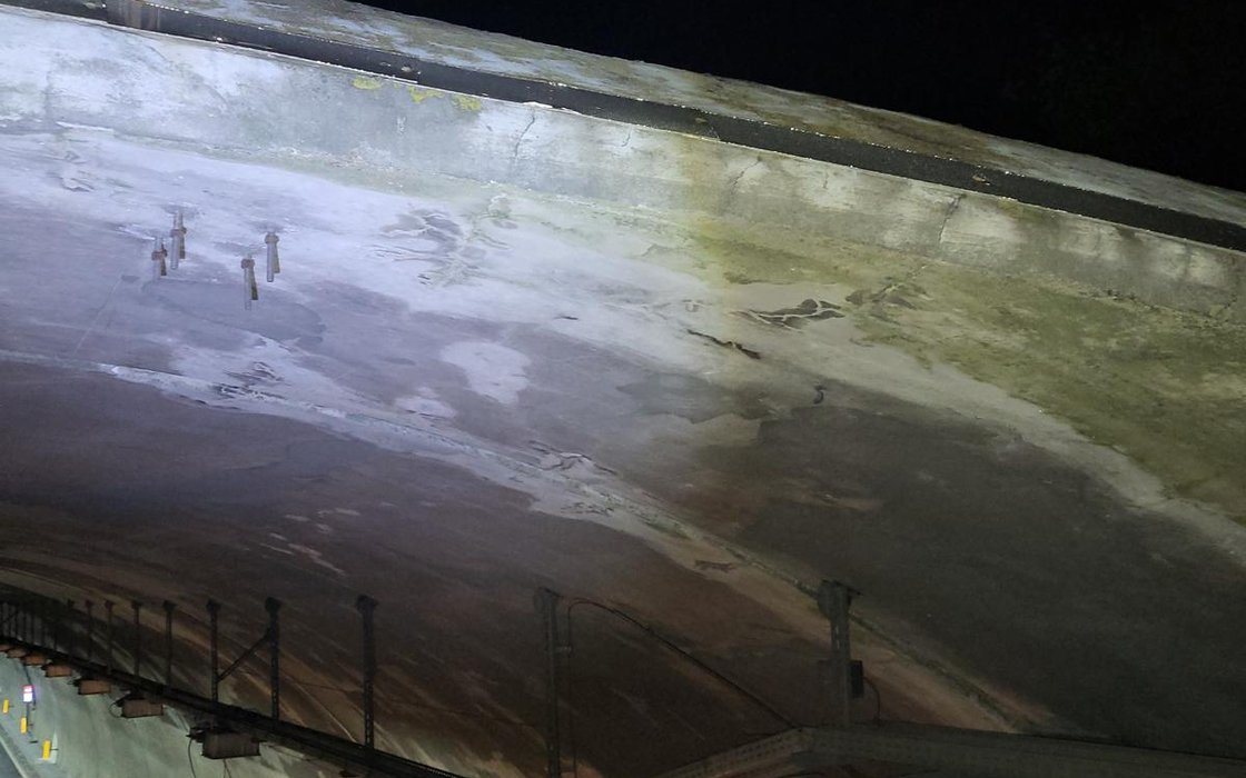 Ispezione notturna dell'intradosso di un viadotto